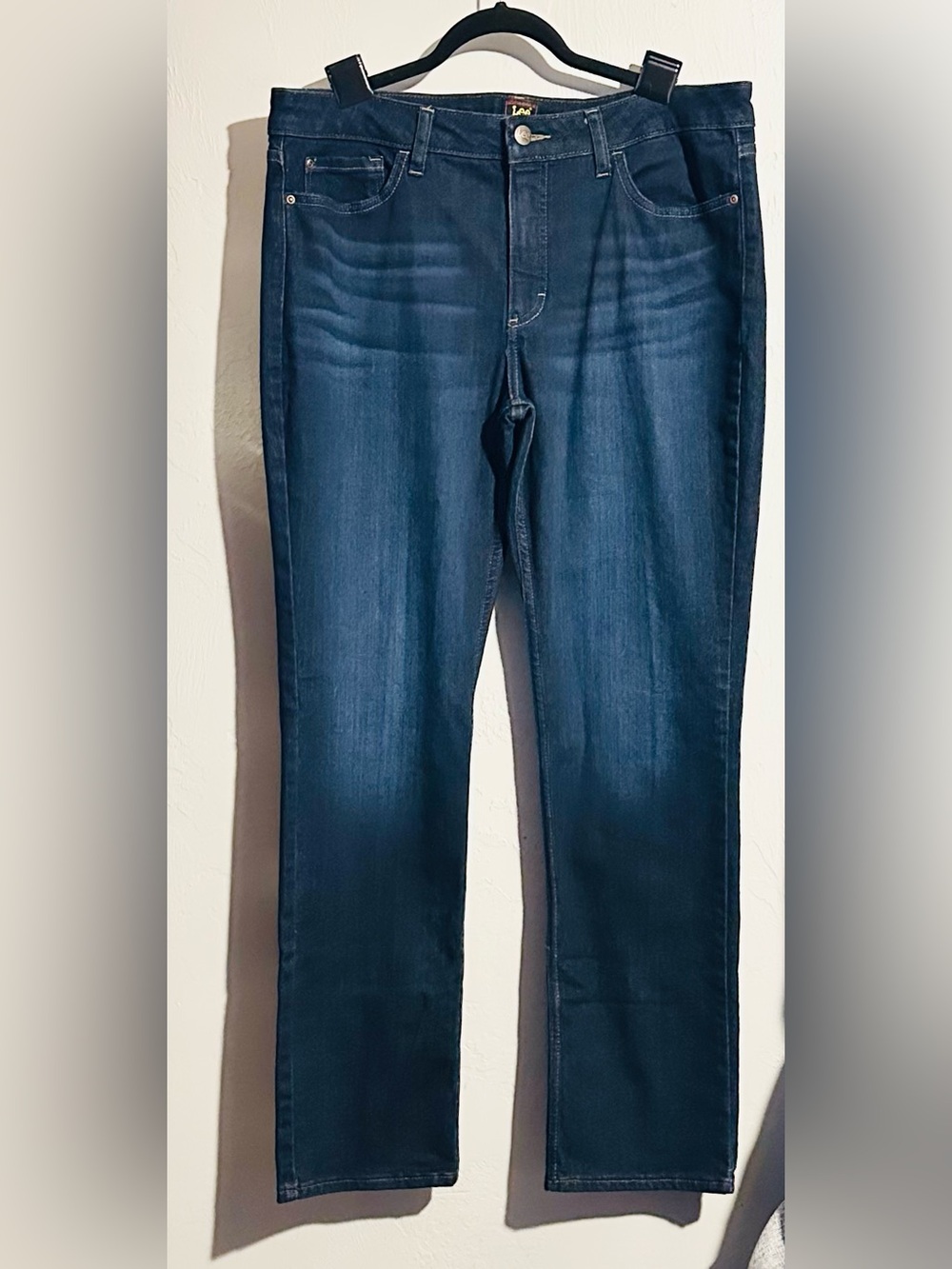 Lee Classic Regular Fit Straight Leg  Jeans in Dark Blue Denim, 16L
